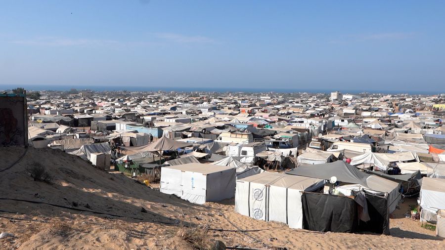 An airstrike hits a densely populated area of Al-Mawasi, giving MSF only minutes to evacuate its clinic